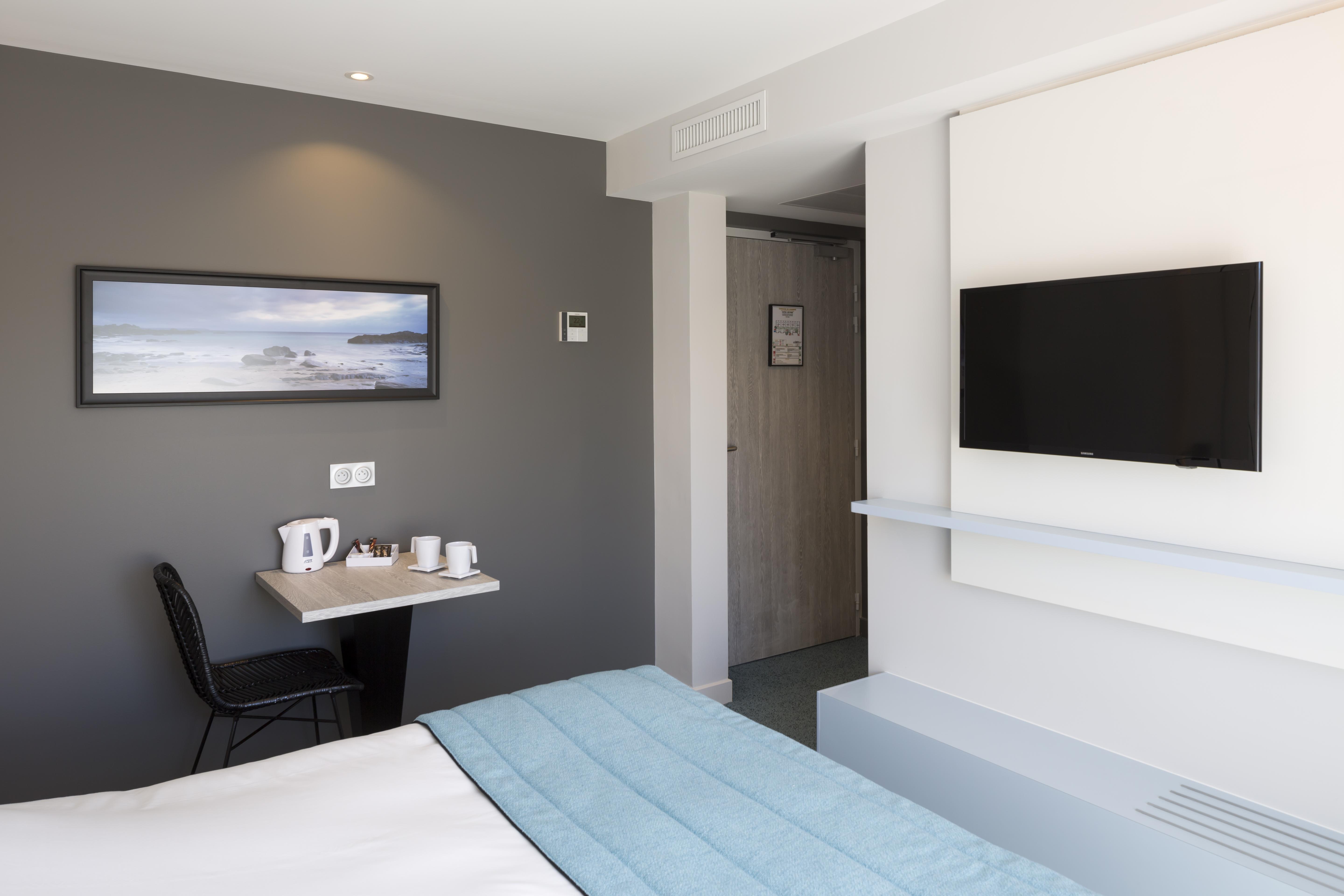 Logis Hotel Les Pins - Operalia Balaruc-les-Bains Dış mekan fotoğraf