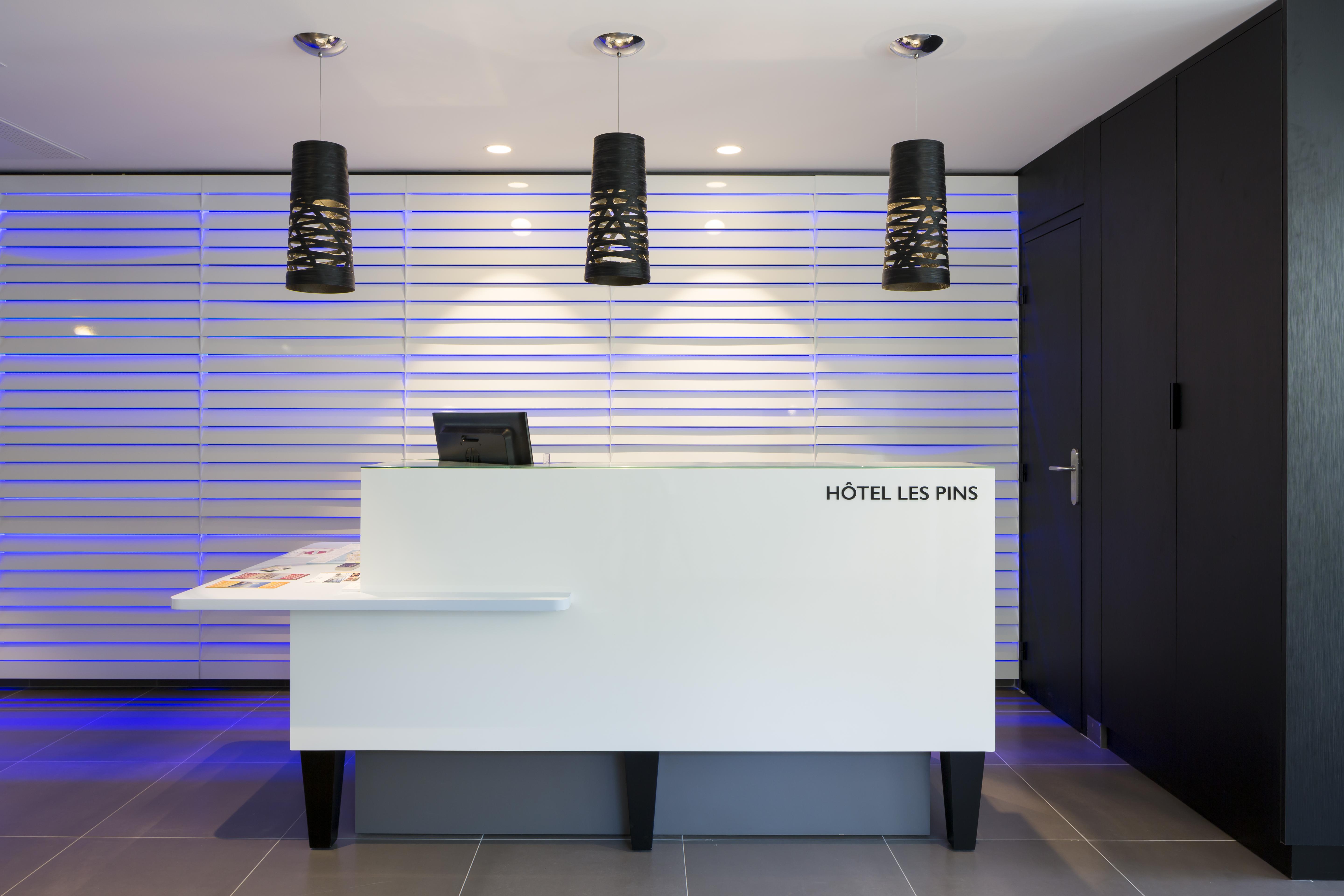Logis Hotel Les Pins - Operalia Balaruc-les-Bains Dış mekan fotoğraf