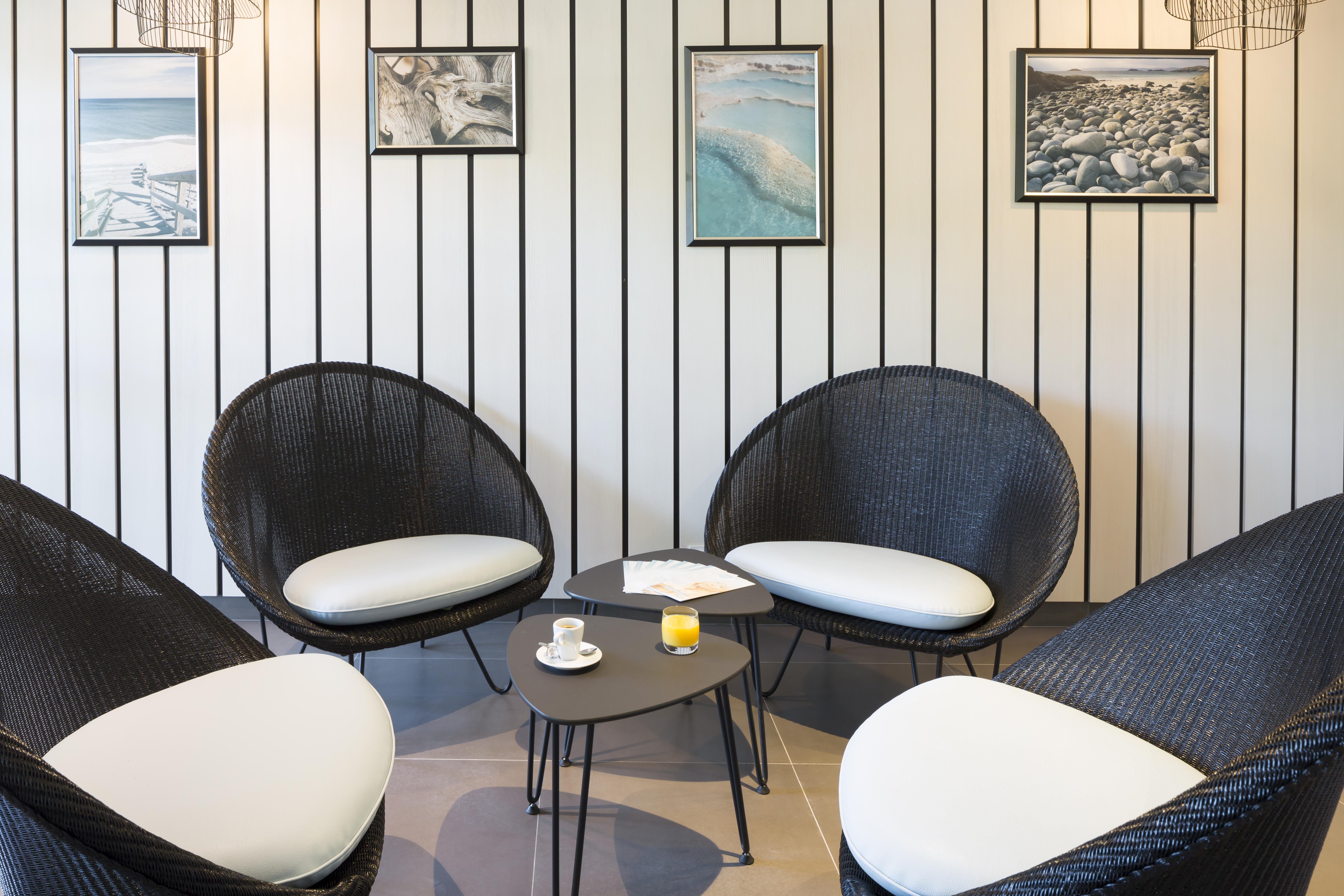 Logis Hotel Les Pins - Operalia Balaruc-les-Bains Dış mekan fotoğraf