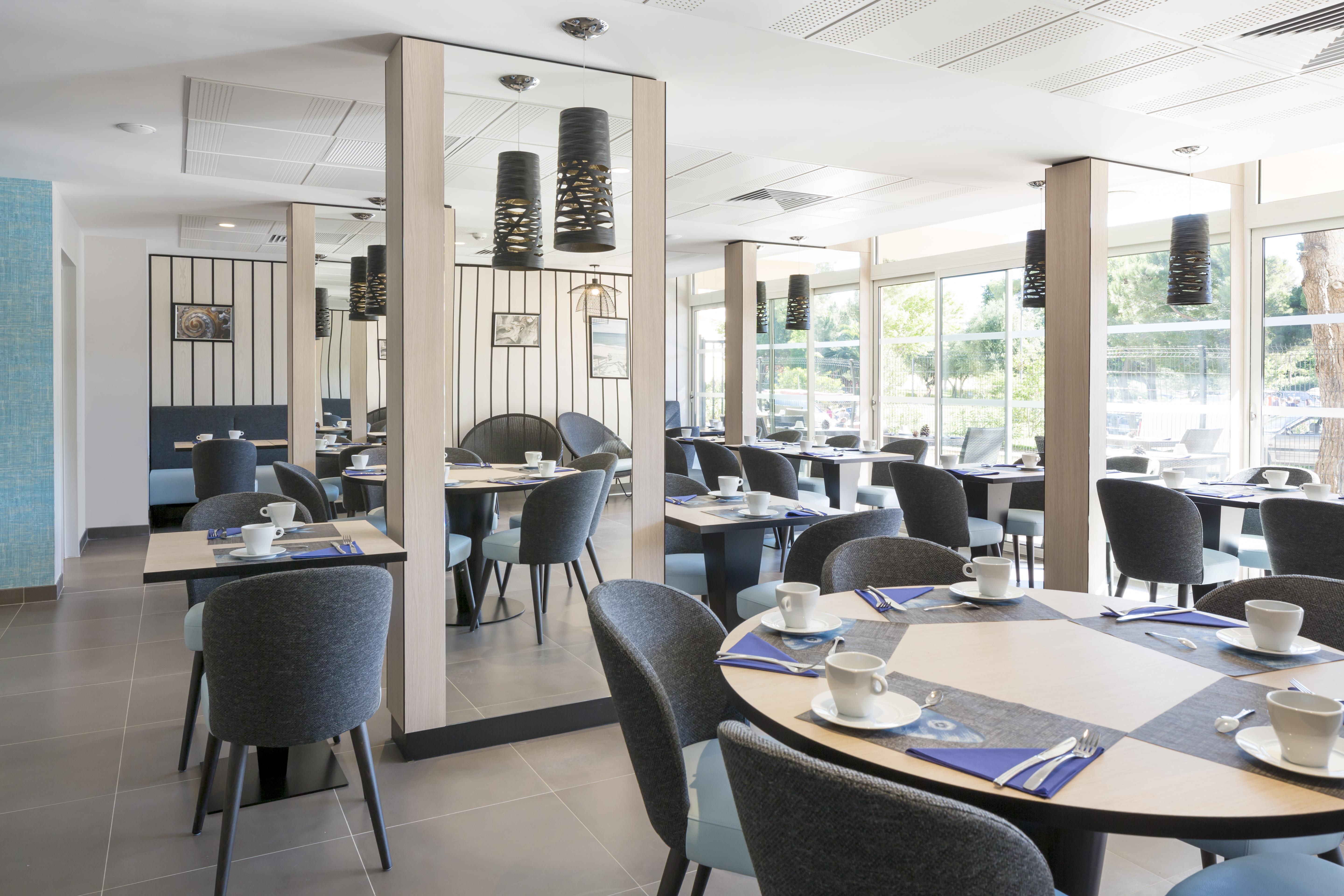 Logis Hotel Les Pins - Operalia Balaruc-les-Bains Dış mekan fotoğraf