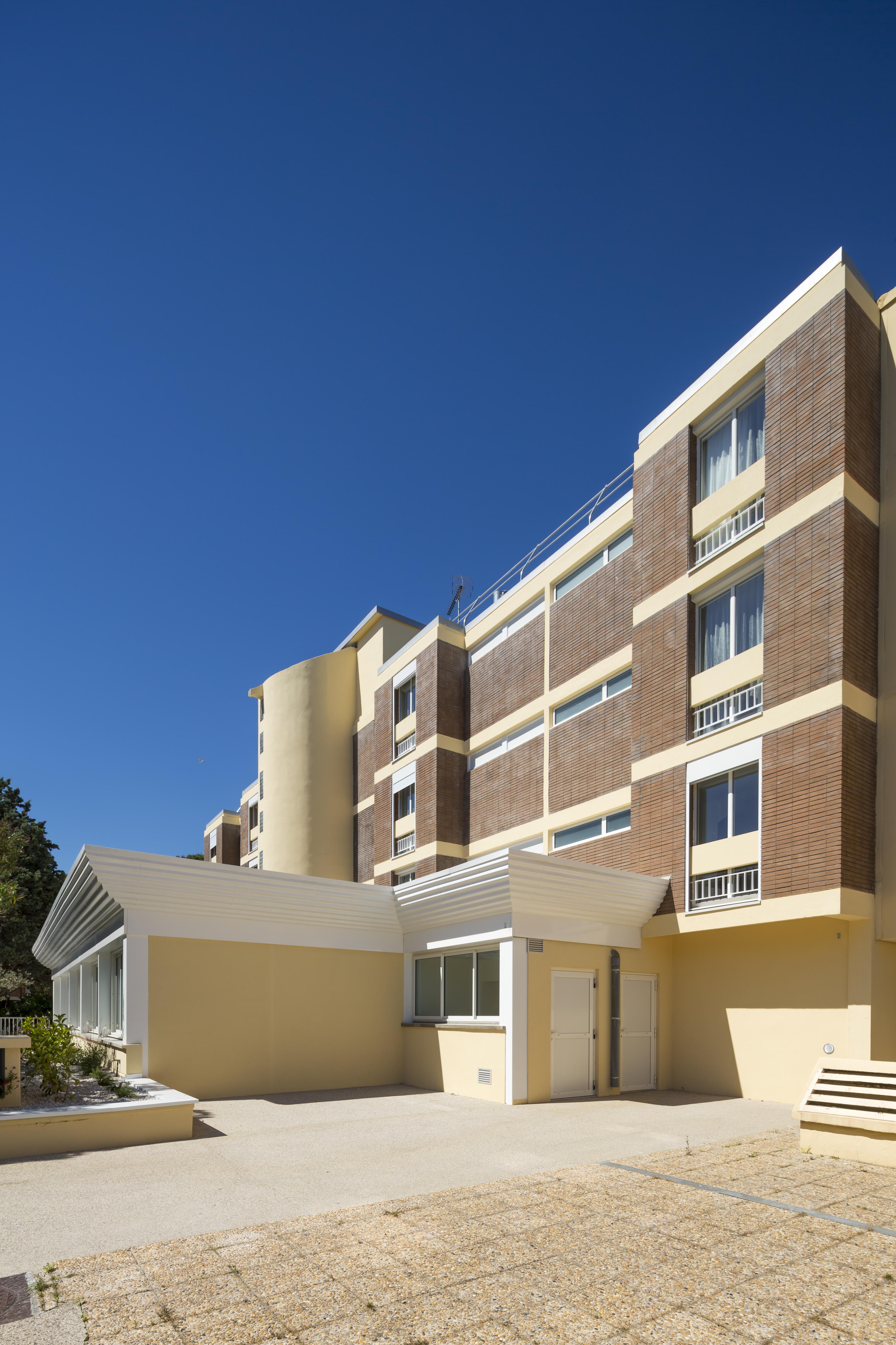 Logis Hotel Les Pins - Operalia Balaruc-les-Bains Dış mekan fotoğraf