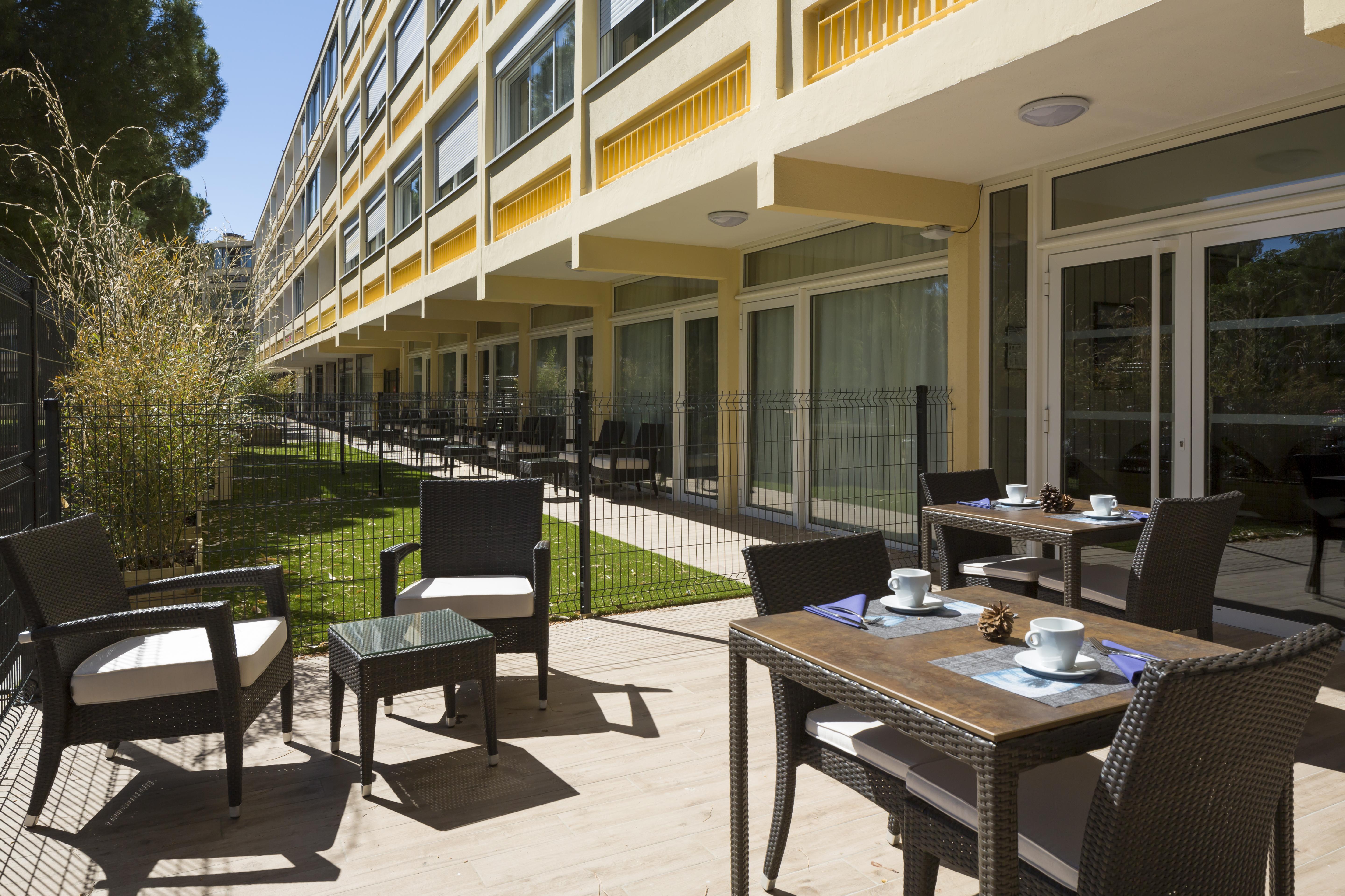 Logis Hotel Les Pins - Operalia Balaruc-les-Bains Dış mekan fotoğraf